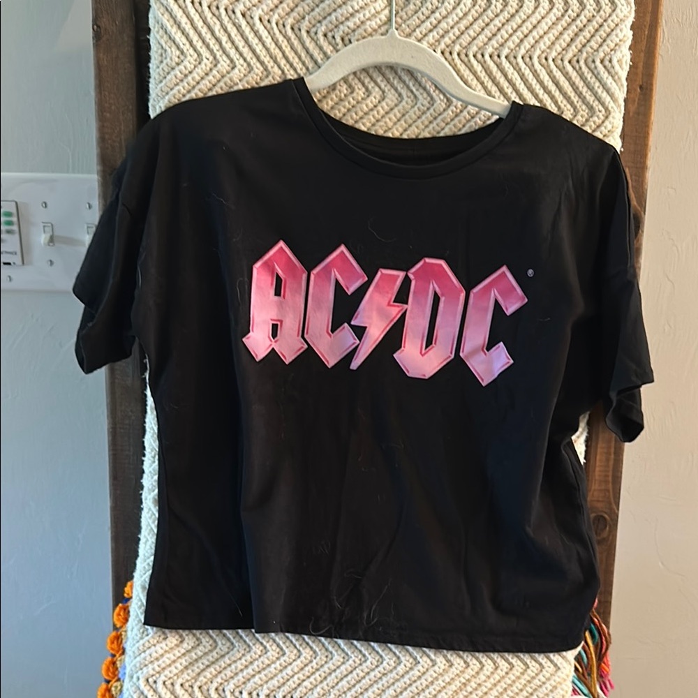 Girl’s XL (14/16) AC/DC Kids Black and Pink T-Shirt